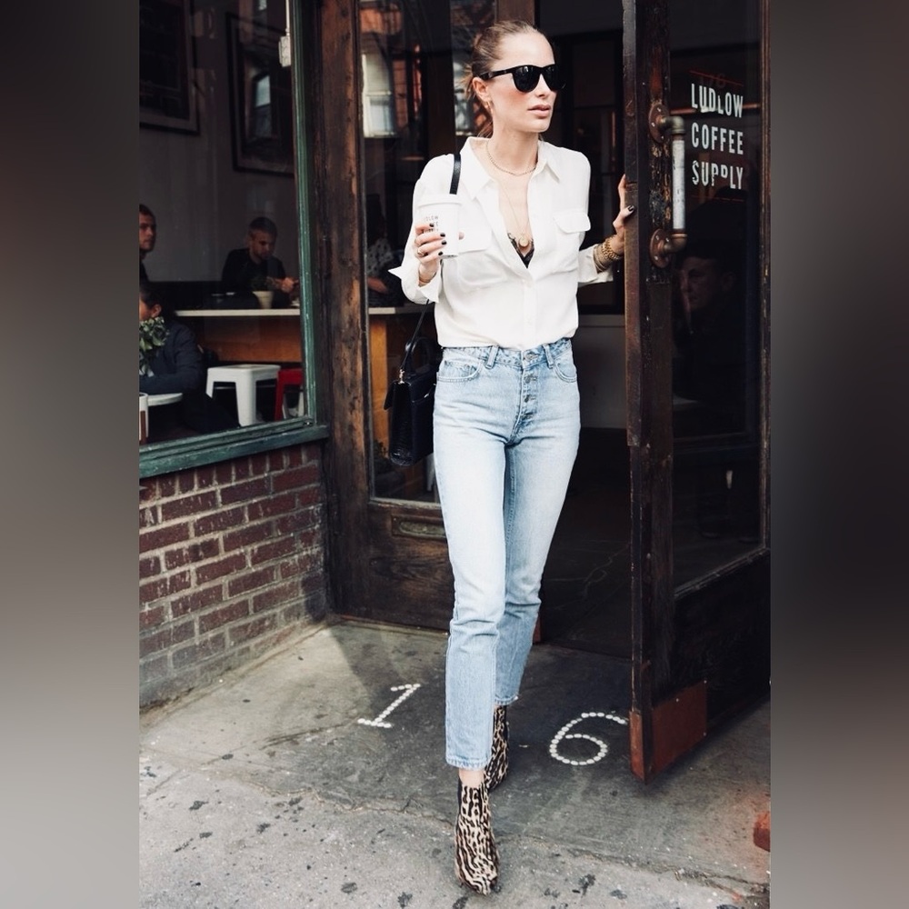 Anine Bing Women's Light Wash Jeans - Picture 9 of 10